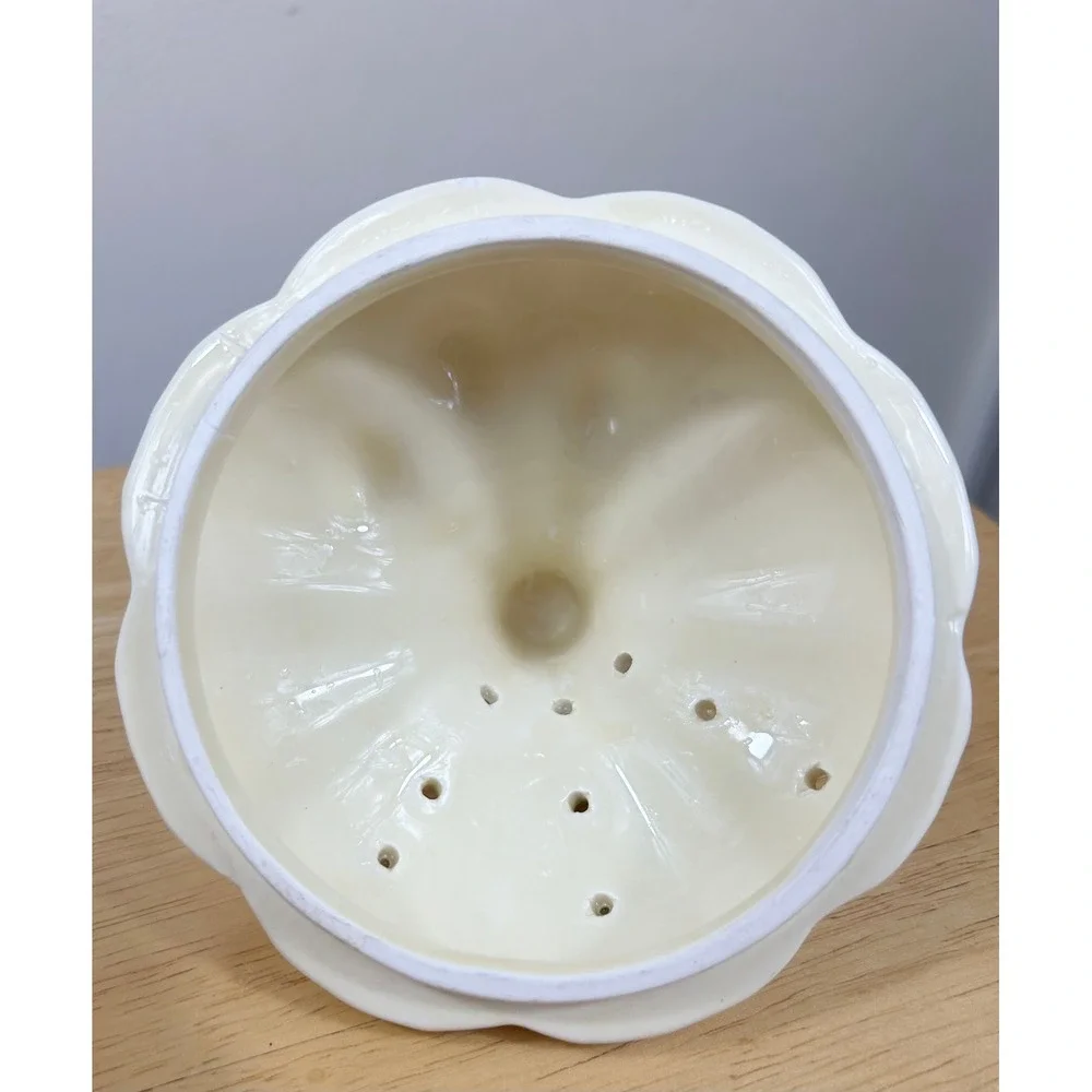 VTG Garlic Bulb Ceramic MCM Cream Anthropomorphic Kitsch Decor Fridge Deoderizer